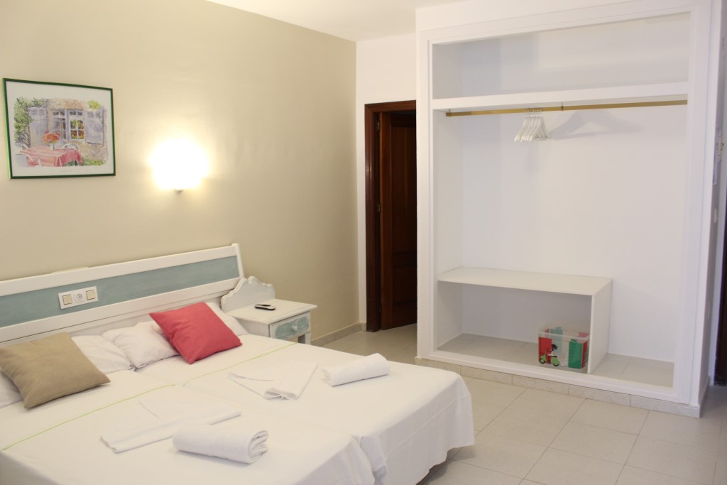 HOSTAL LA TORRE